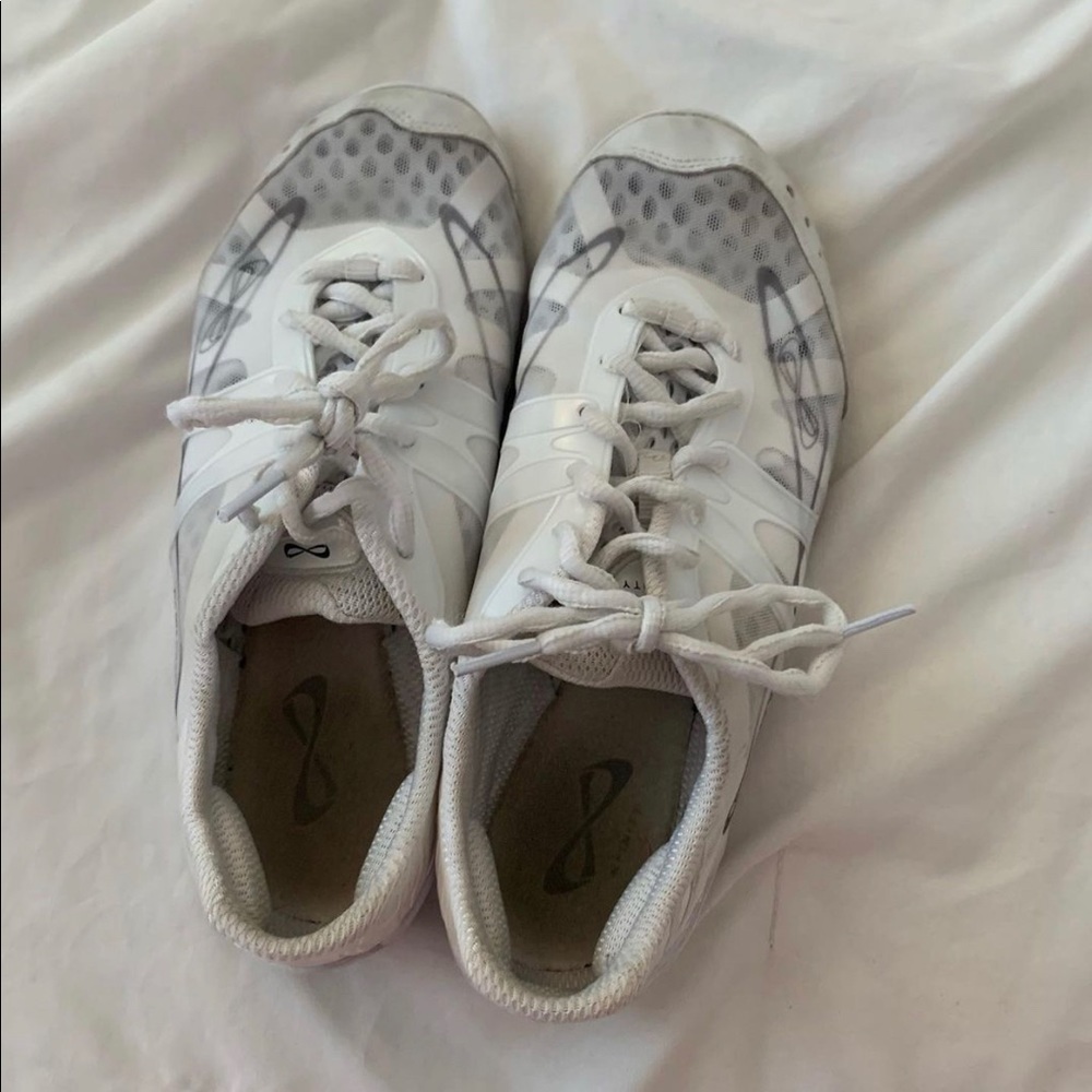 nfinity cheer shoes